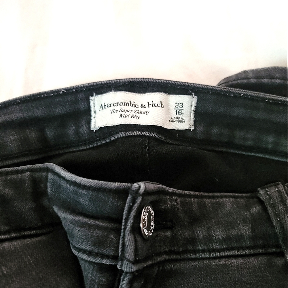 Abercrombie Mid Rise Super Skinny Jean